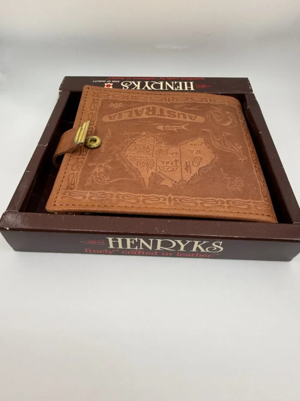 NIB Vintage Henryks Australian Handcrafted Leather Wallet